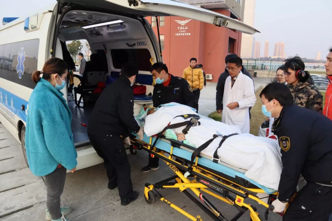 眉山机场火车站病人护送